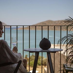 Queen Sapphire Nest Sea View