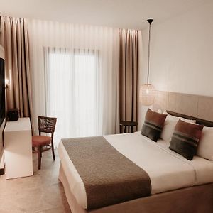 Sapphire Cozy Nest Queen Room Sea View